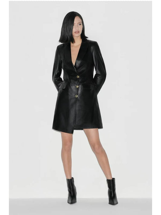 What Are Features Of Women's Leather Coat?